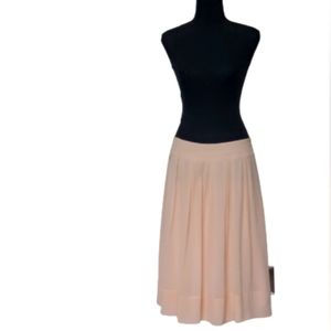 L'OFFICIEL 100% SILK PLEATED SKIRT ( SIZE 8)